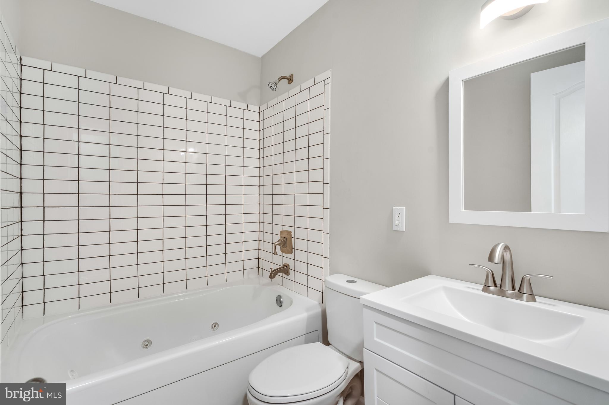 ROYAL VILLAGE - Residential