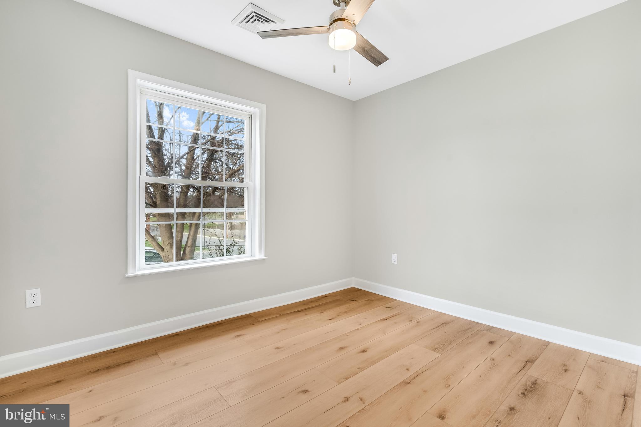 ROYAL VILLAGE - Residential