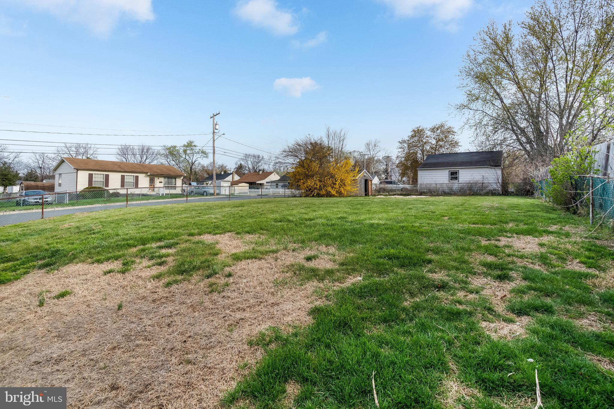 ROYAL VILLAGE - Residential