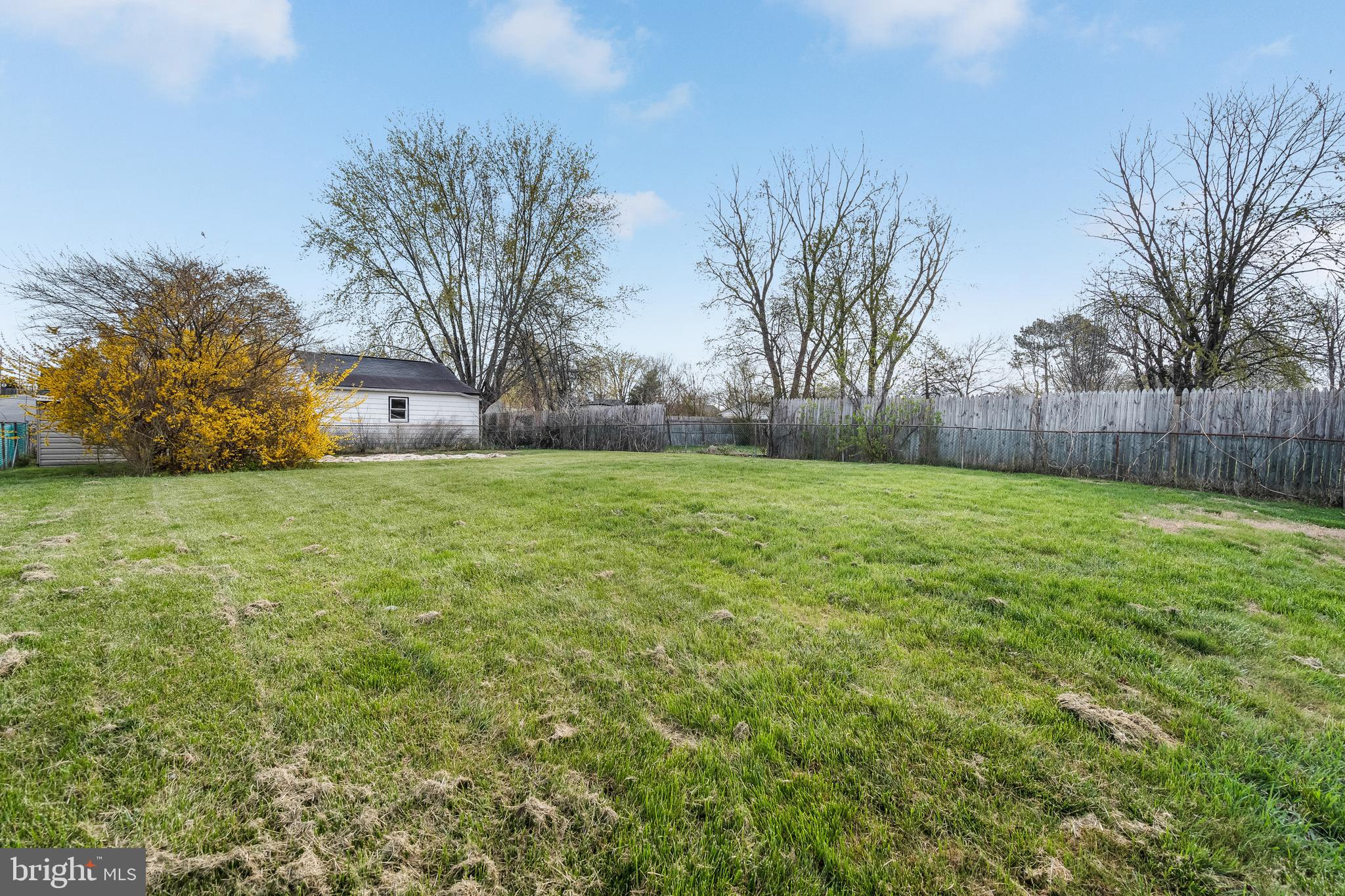 ROYAL VILLAGE - Residential