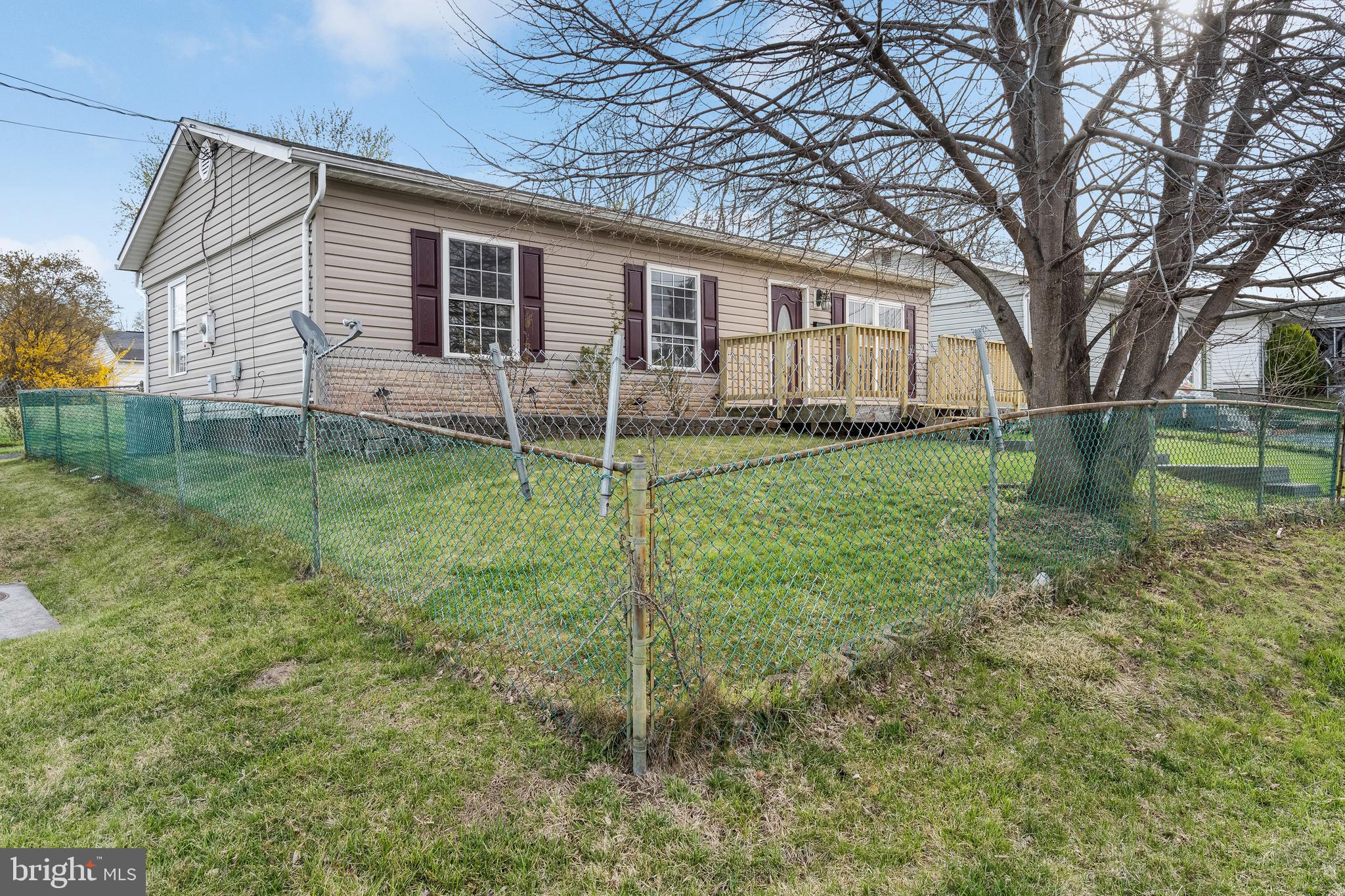 ROYAL VILLAGE - Residential