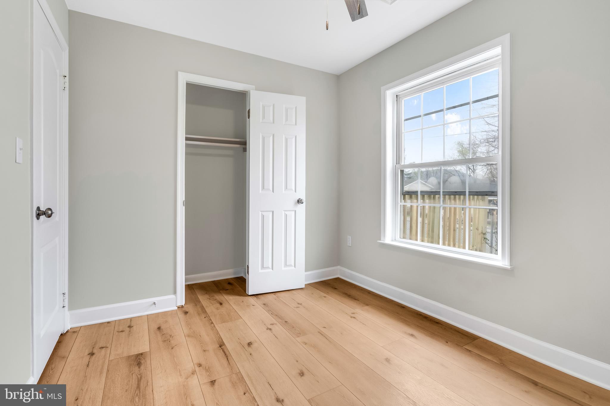 ROYAL VILLAGE - Residential