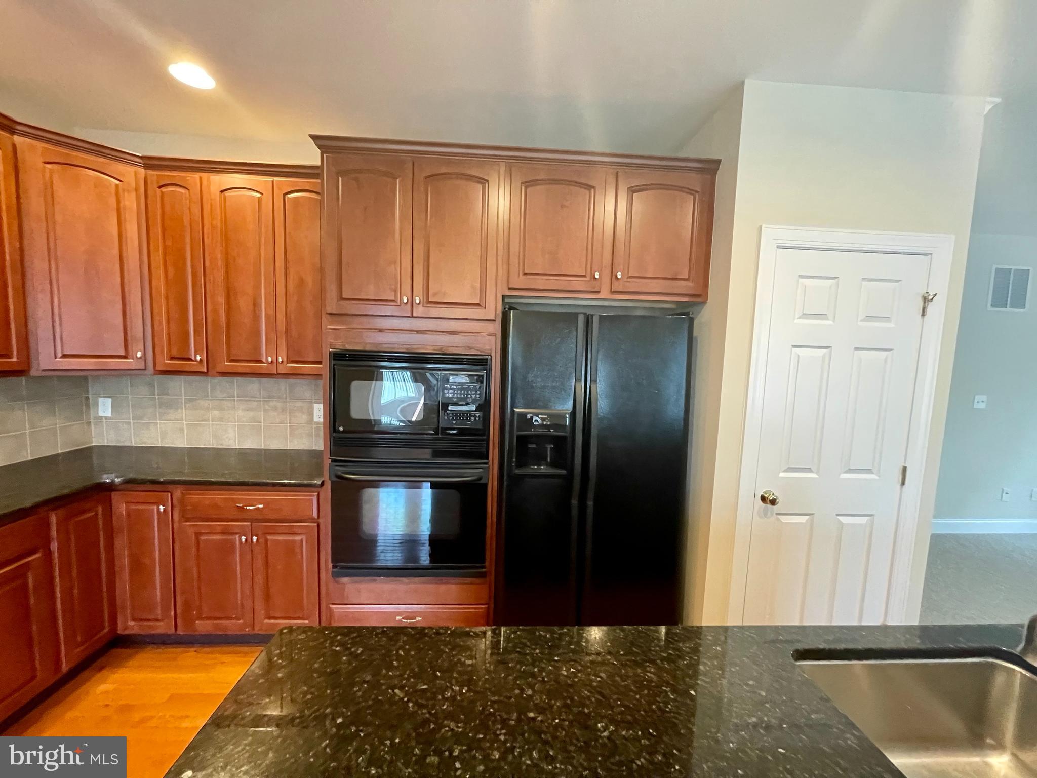 NEW BRITAIN WALK - Residential Lease