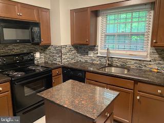 HANSON OAKS - Residential