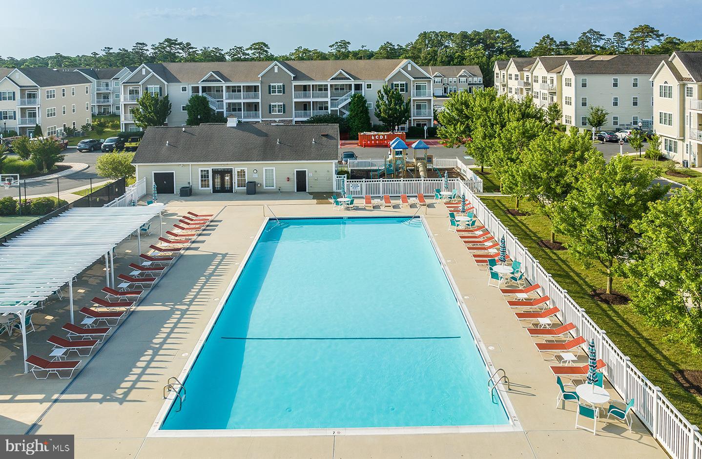 GRANDE AT CANAL POINTE - Residential