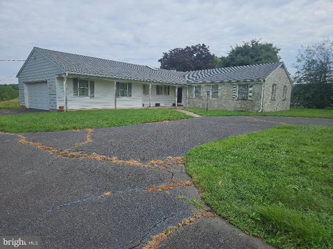 Homes For Sale - 139 E Old York Road<br/> CHESTERFIELD, NJ 08515