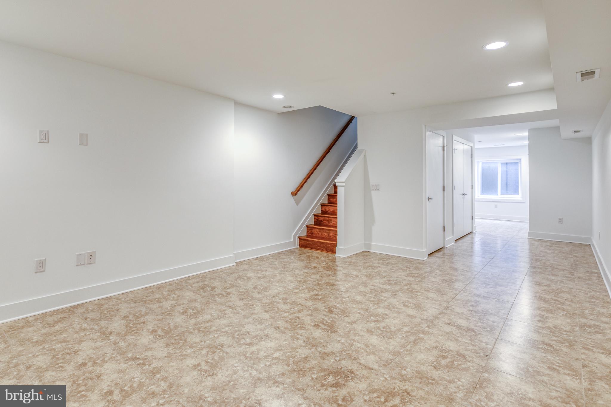 740 S COLUMBUS BOULEVARD 35