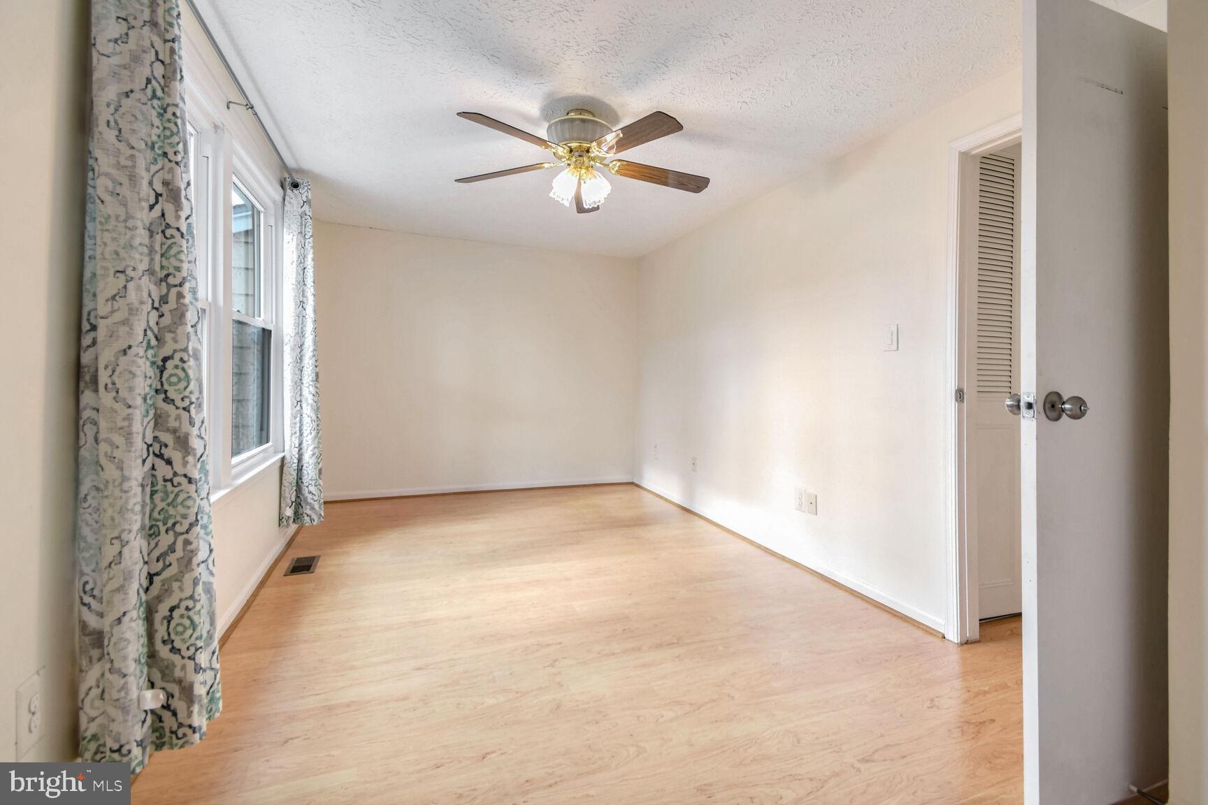 RESTON - Residential Lease