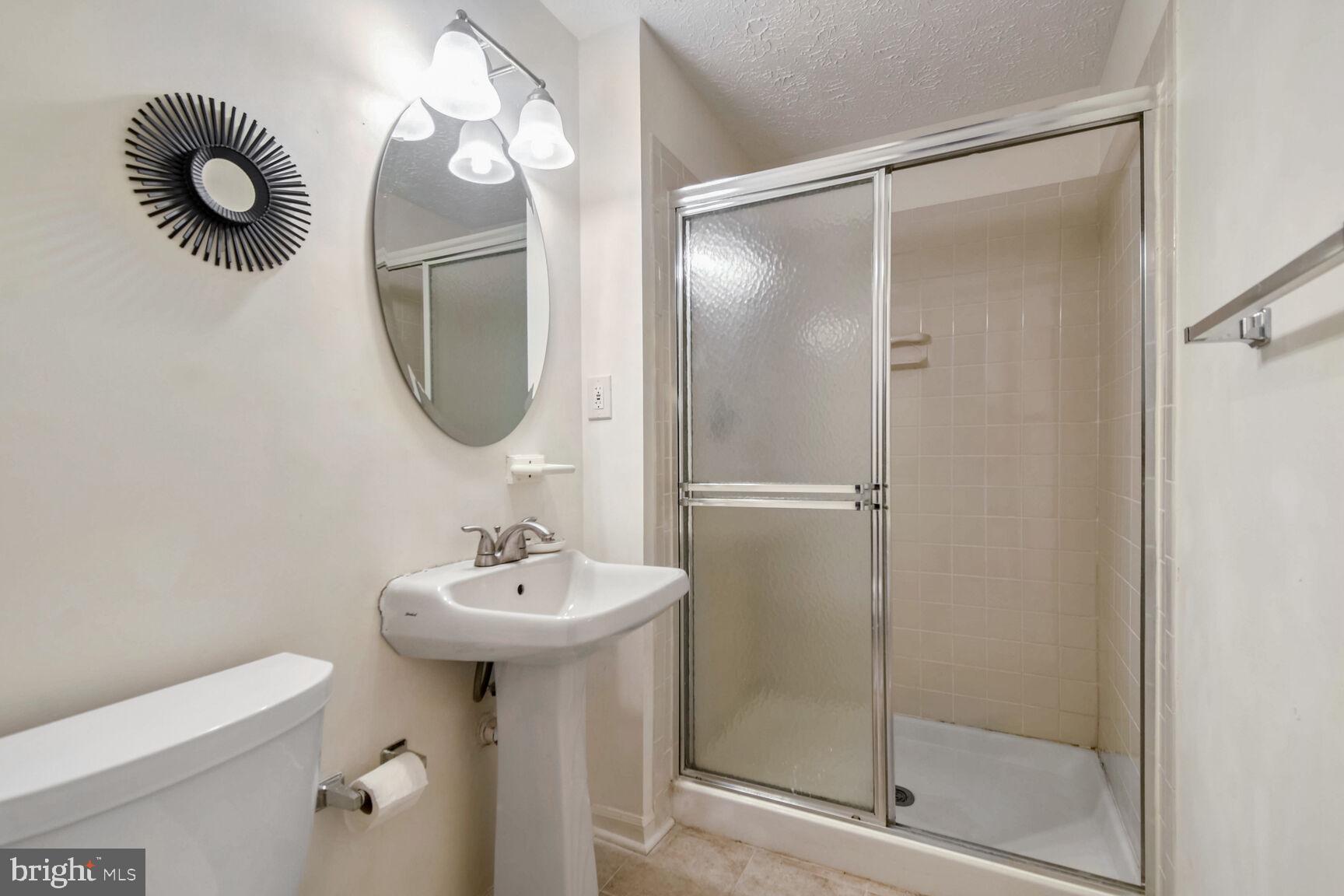 RESTON - Residential Lease