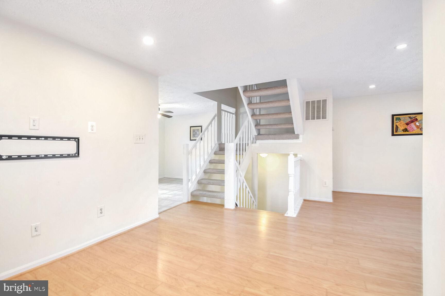 RESTON - Residential Lease