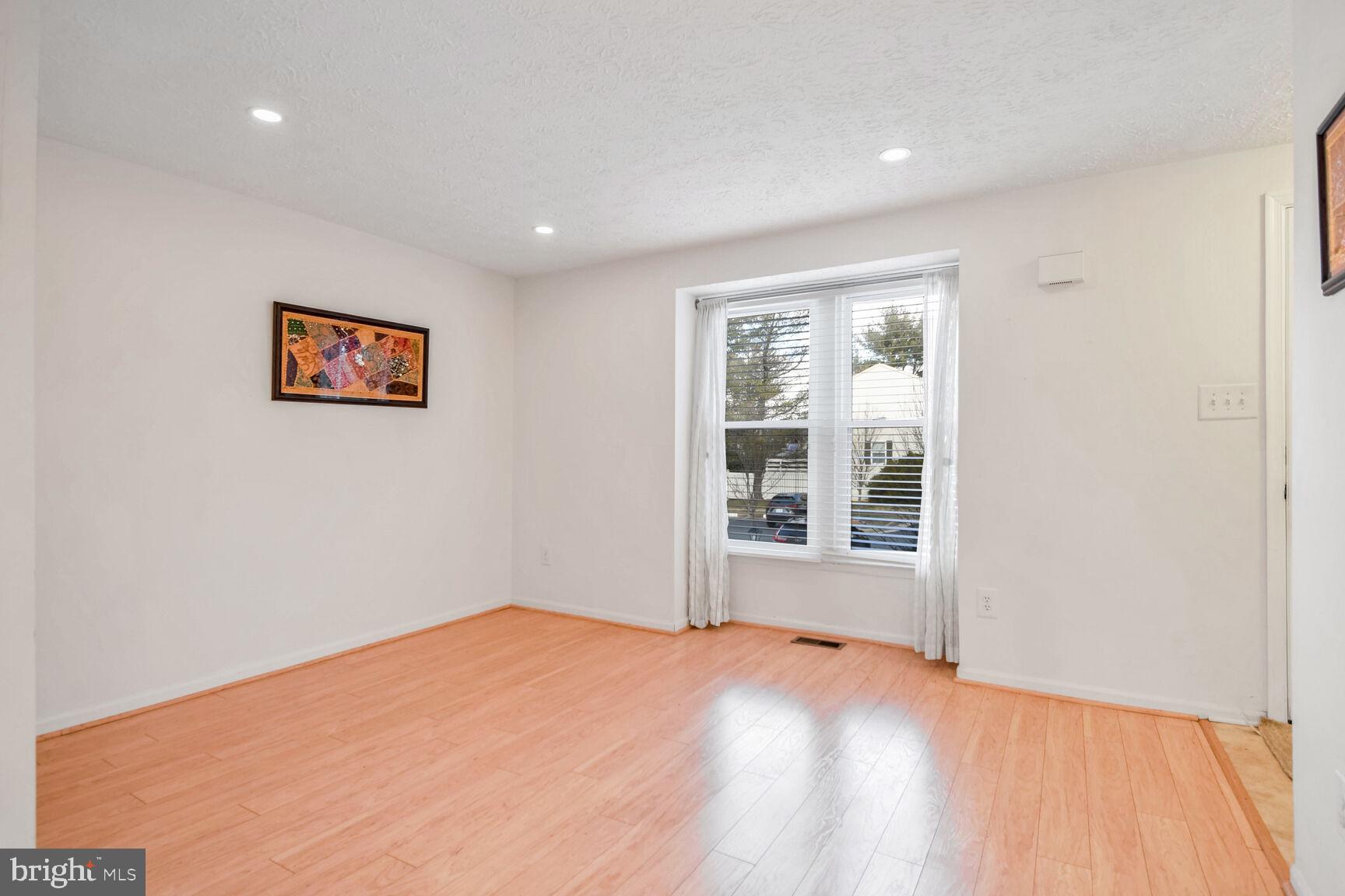 RESTON - Residential Lease