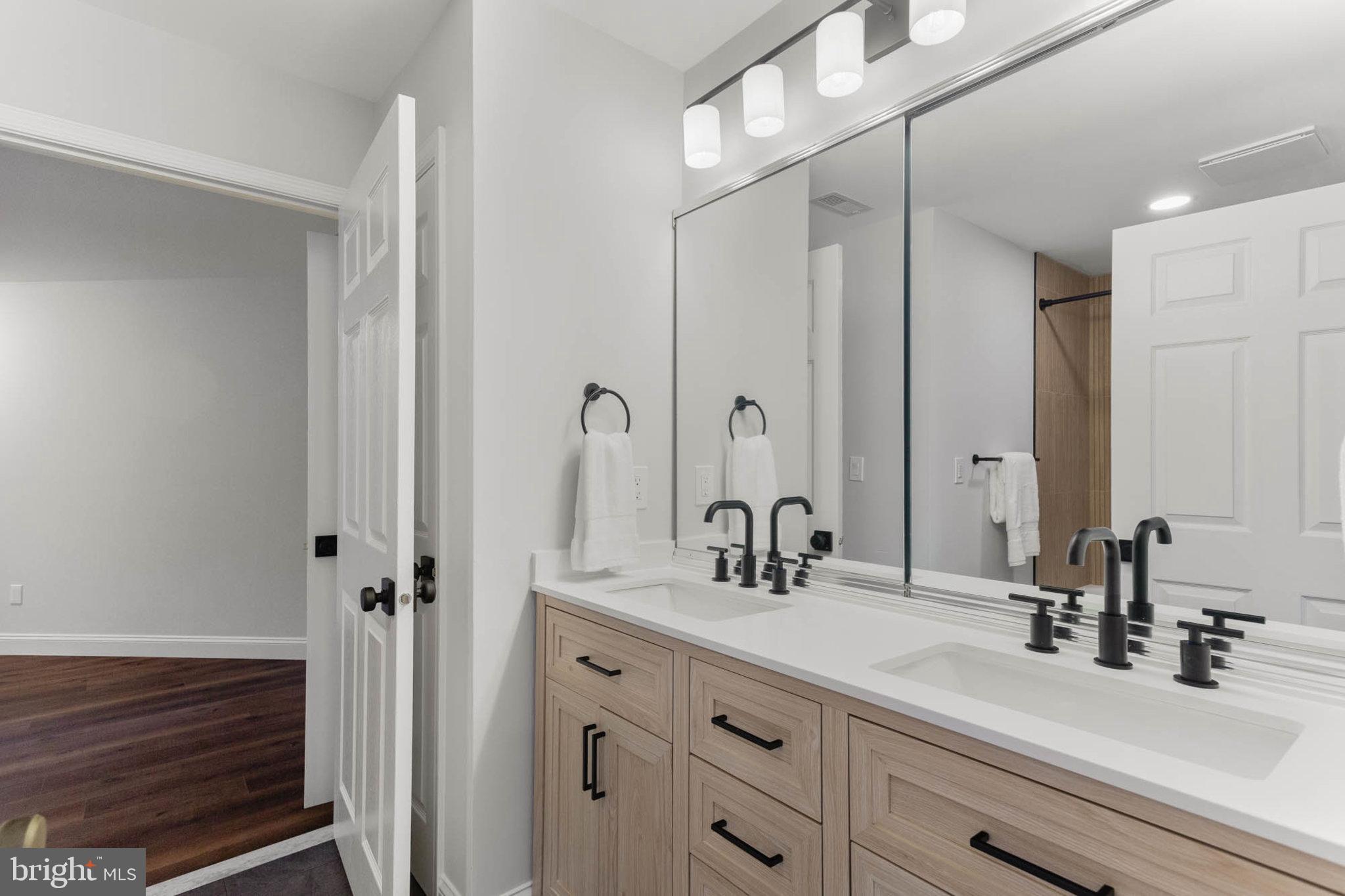 ANNAPOLIS PRESERVE - Residential