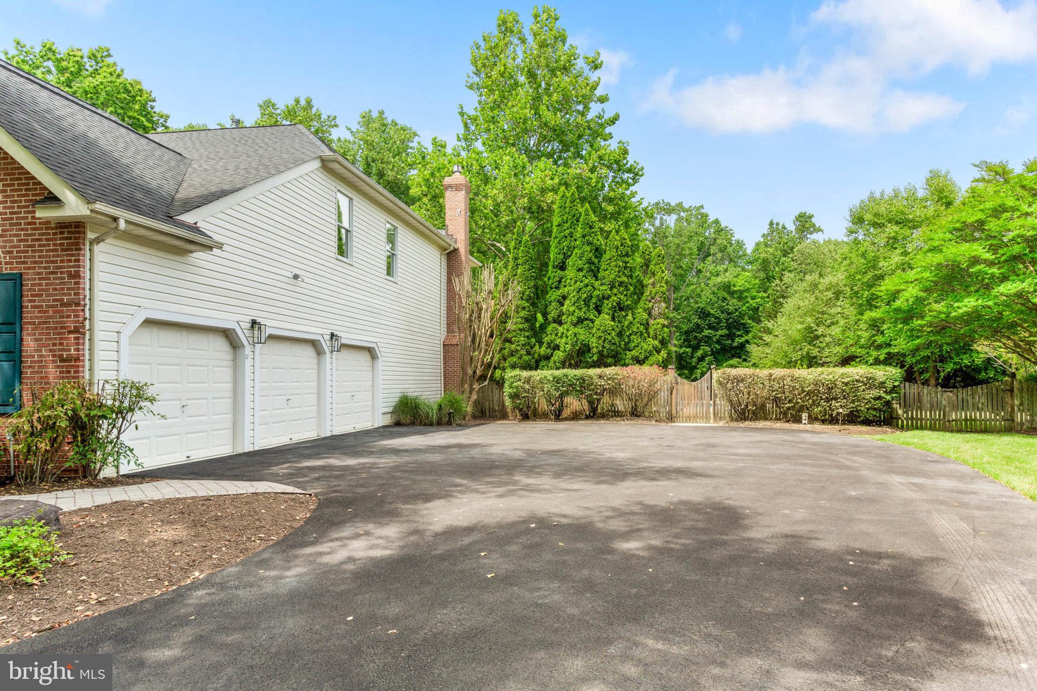 ANNAPOLIS PRESERVE - Residential