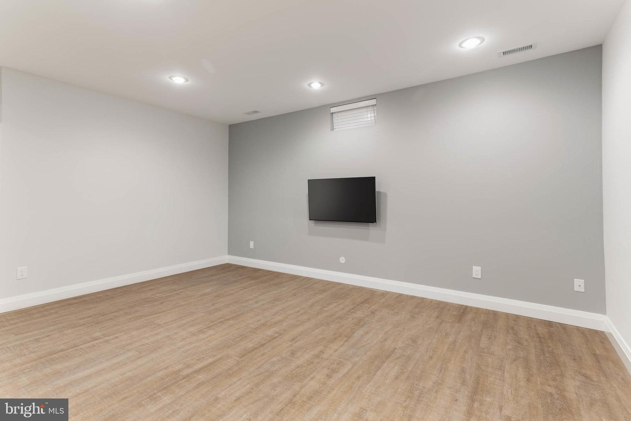 ANNAPOLIS PRESERVE - Residential