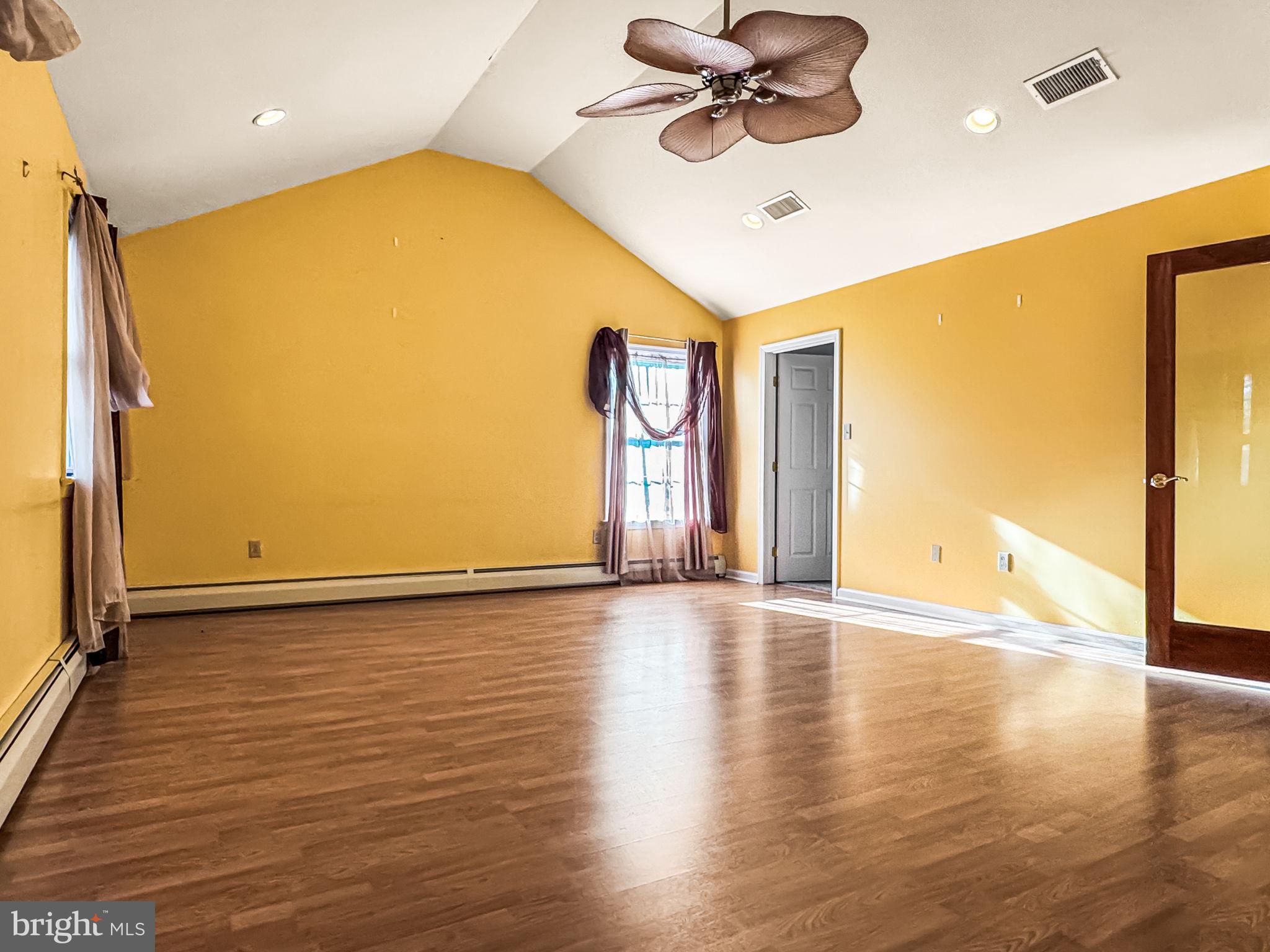 KING OF PRUSSIA - Residential Lease