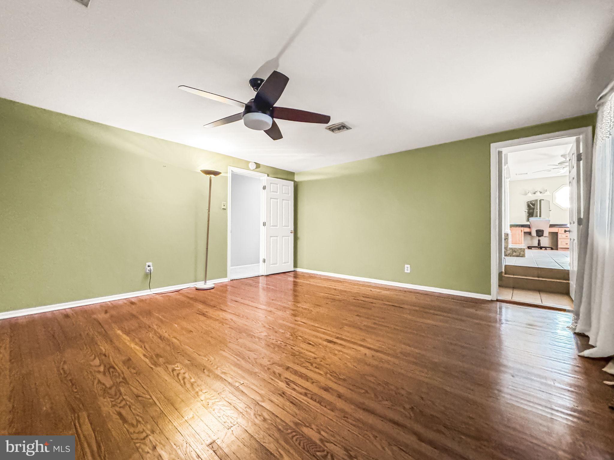 KING OF PRUSSIA - Residential Lease