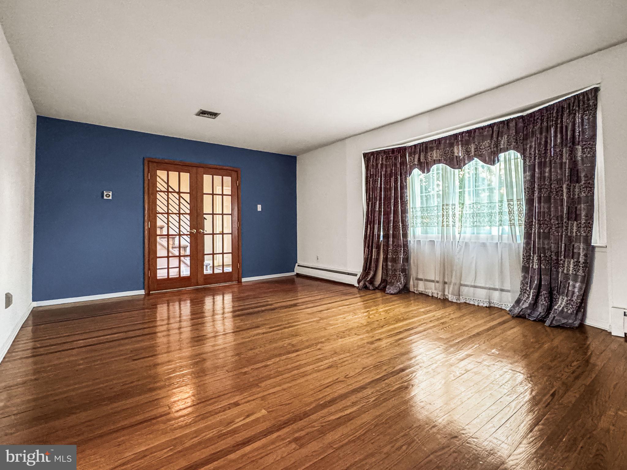 KING OF PRUSSIA - Residential Lease