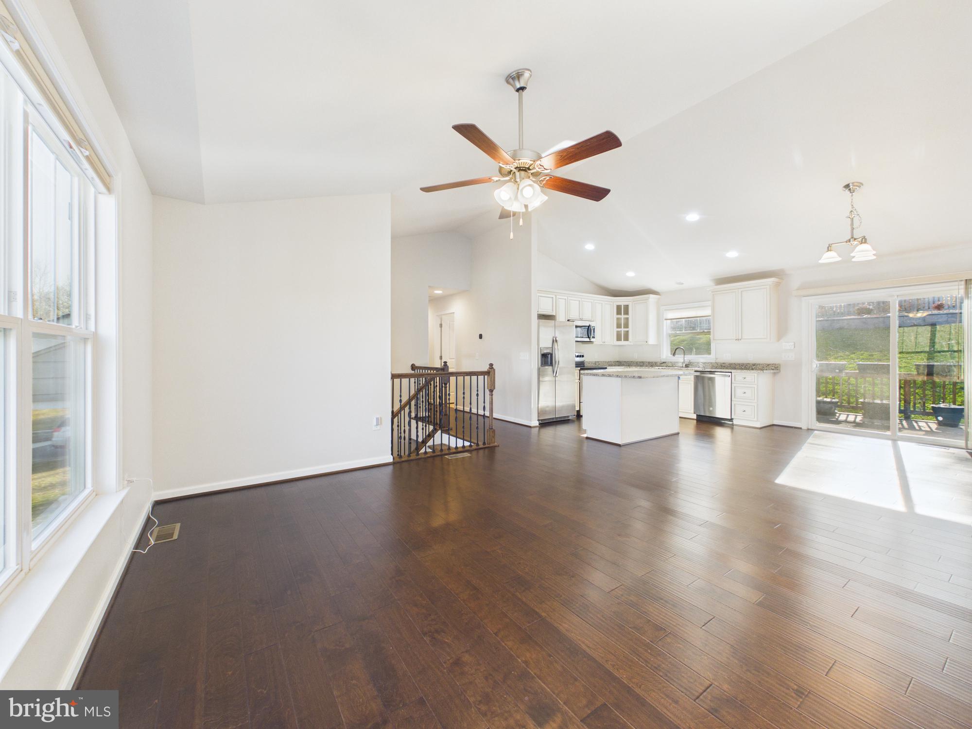 ARGYLE HILLS - Residential