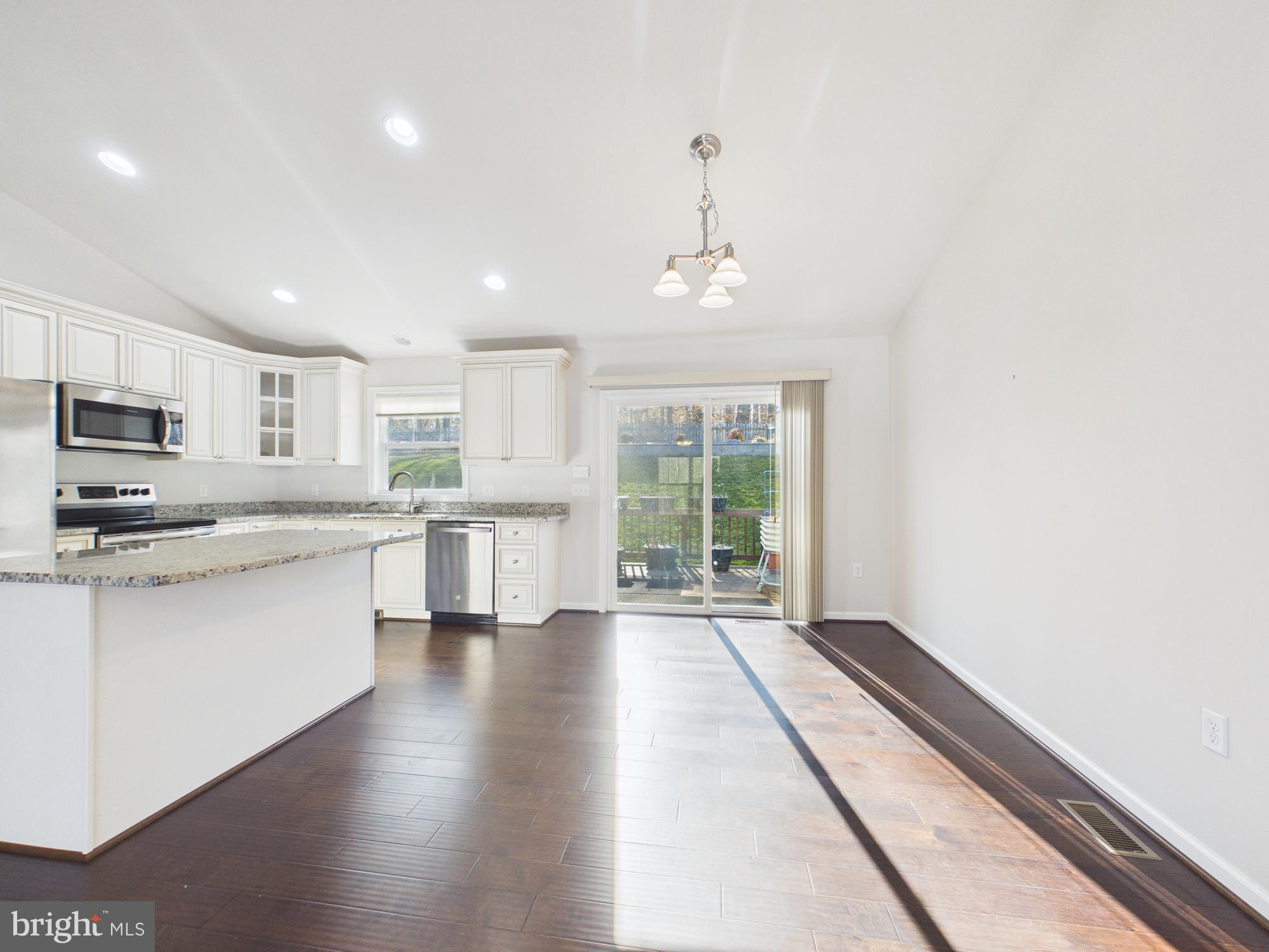 ARGYLE HILLS - Residential