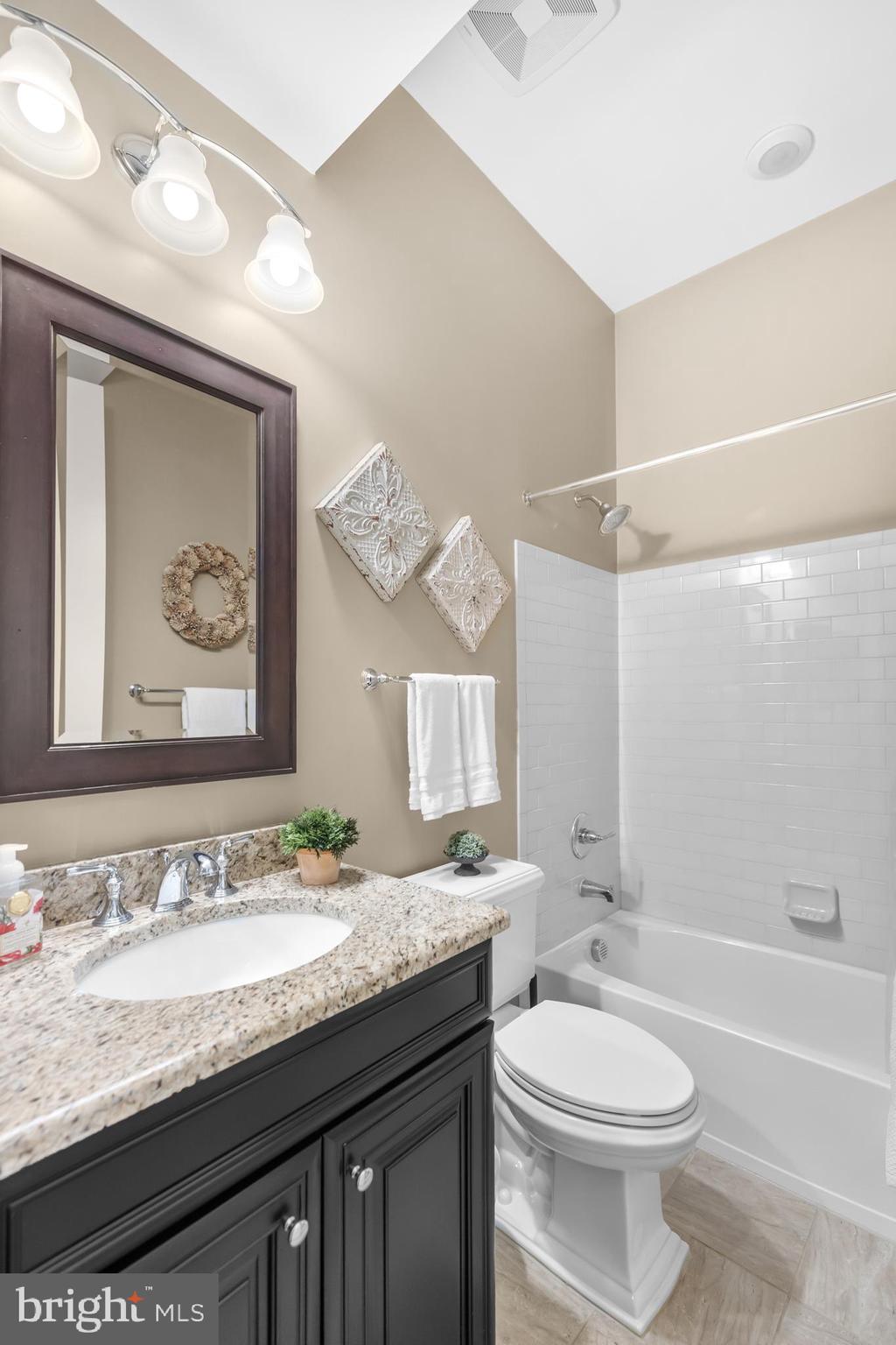 REGENCY AT CREEKSIDE - Residential