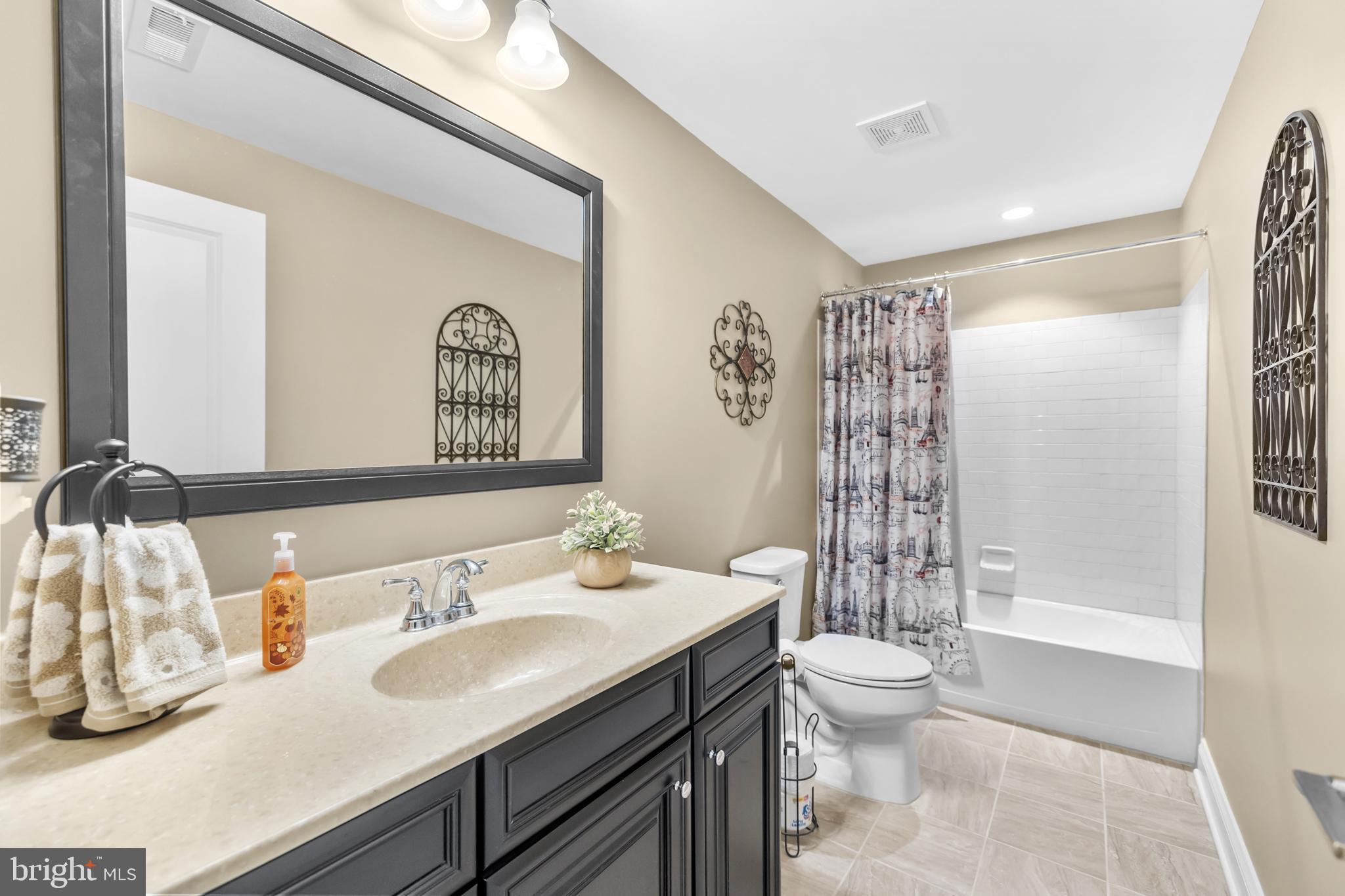 REGENCY AT CREEKSIDE - Residential