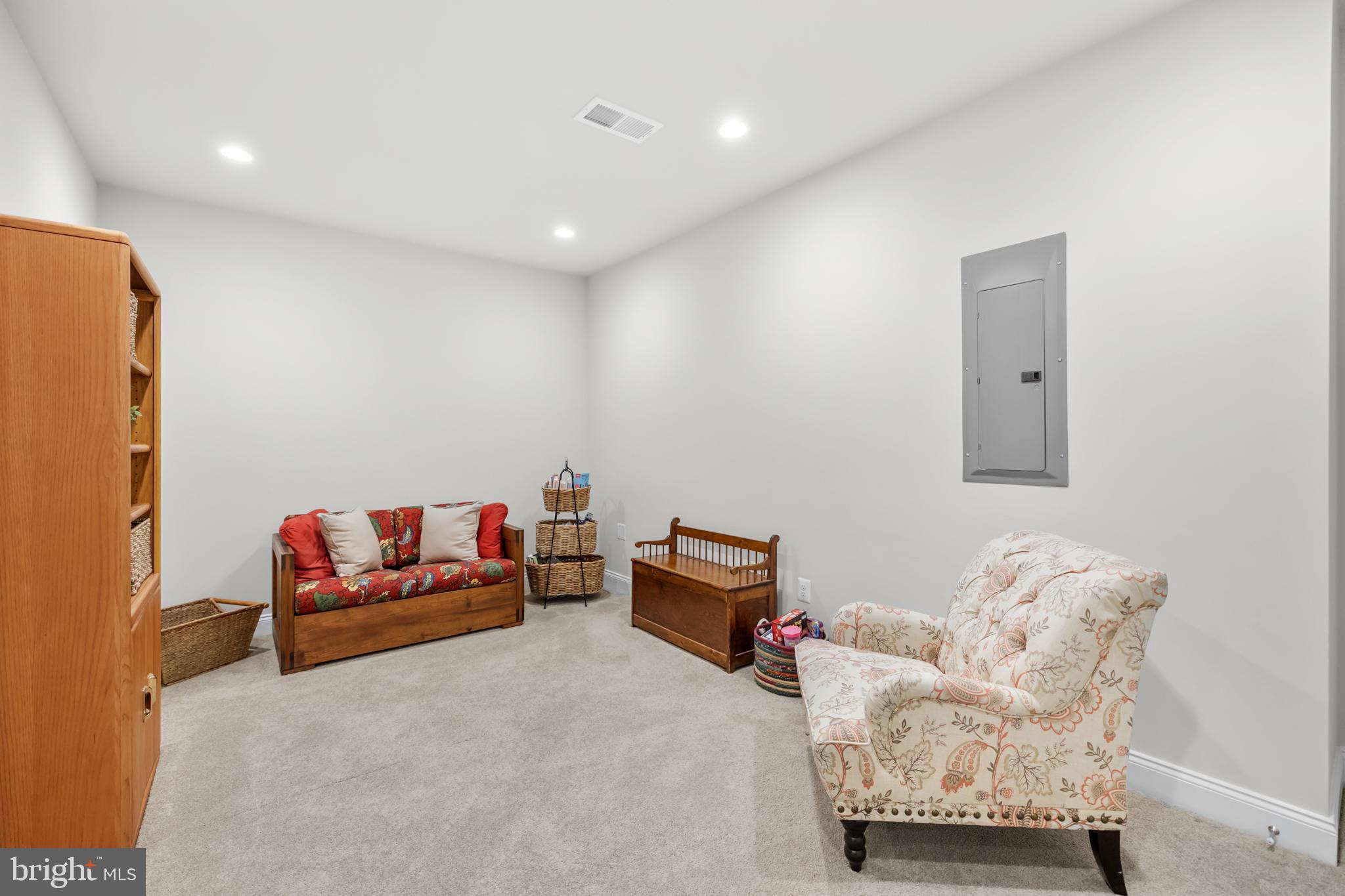 REGENCY AT CREEKSIDE - Residential