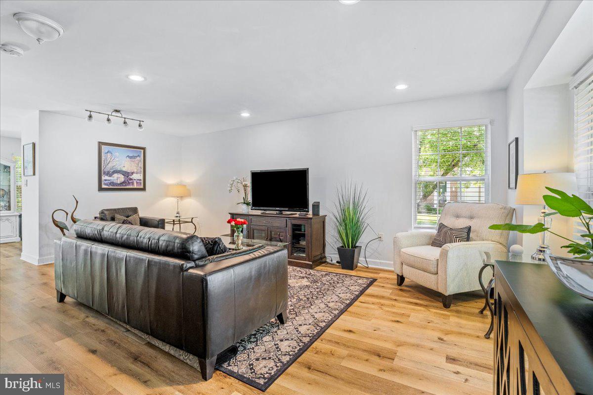9245 RIDGEFIELD CIRCLE