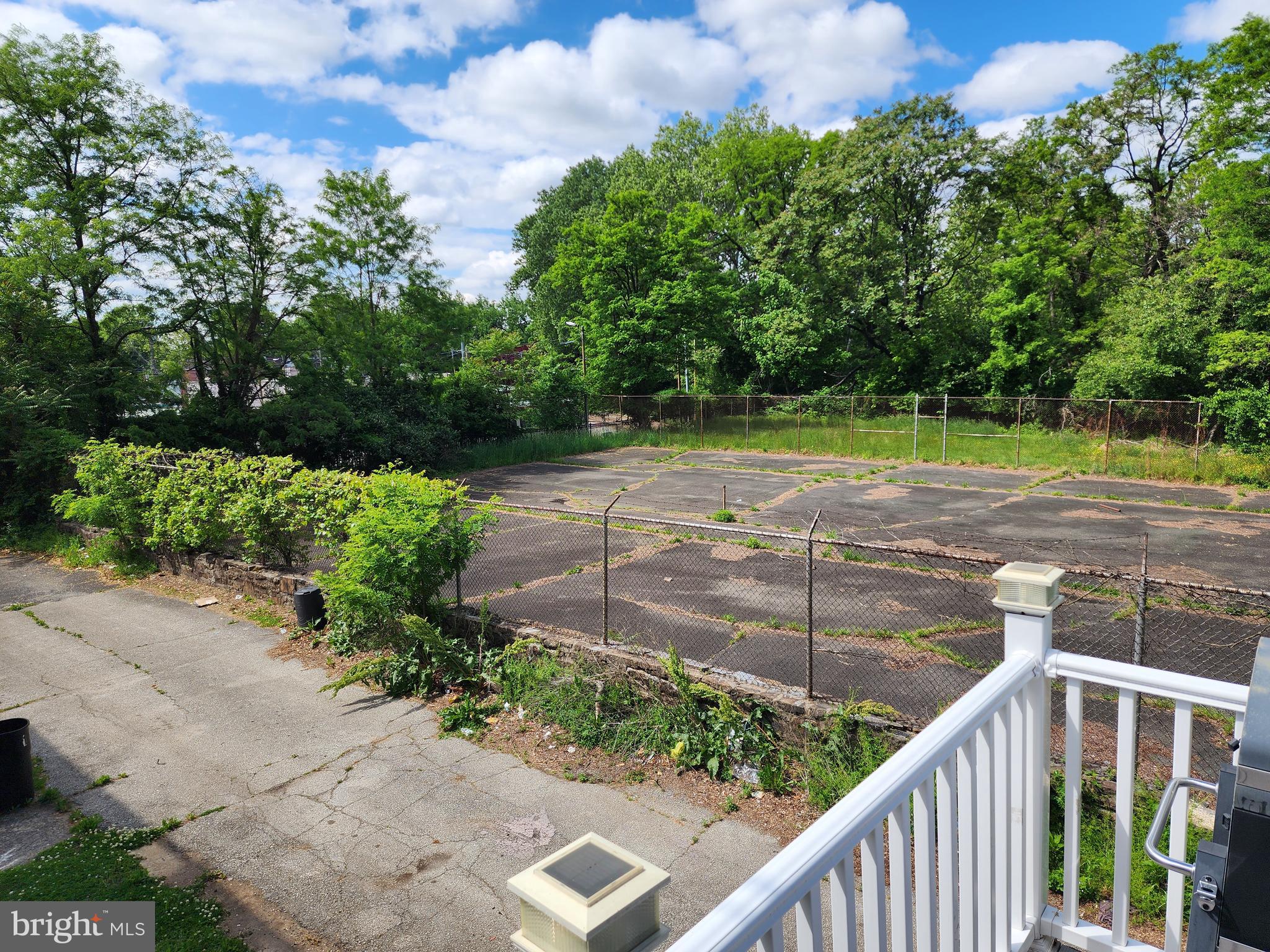 YEADON - Residential