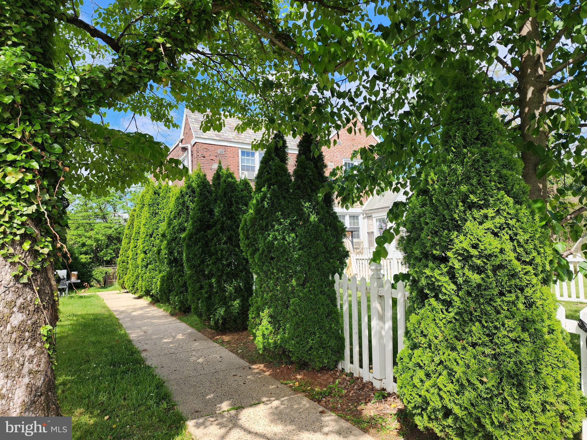 YEADON - Residential