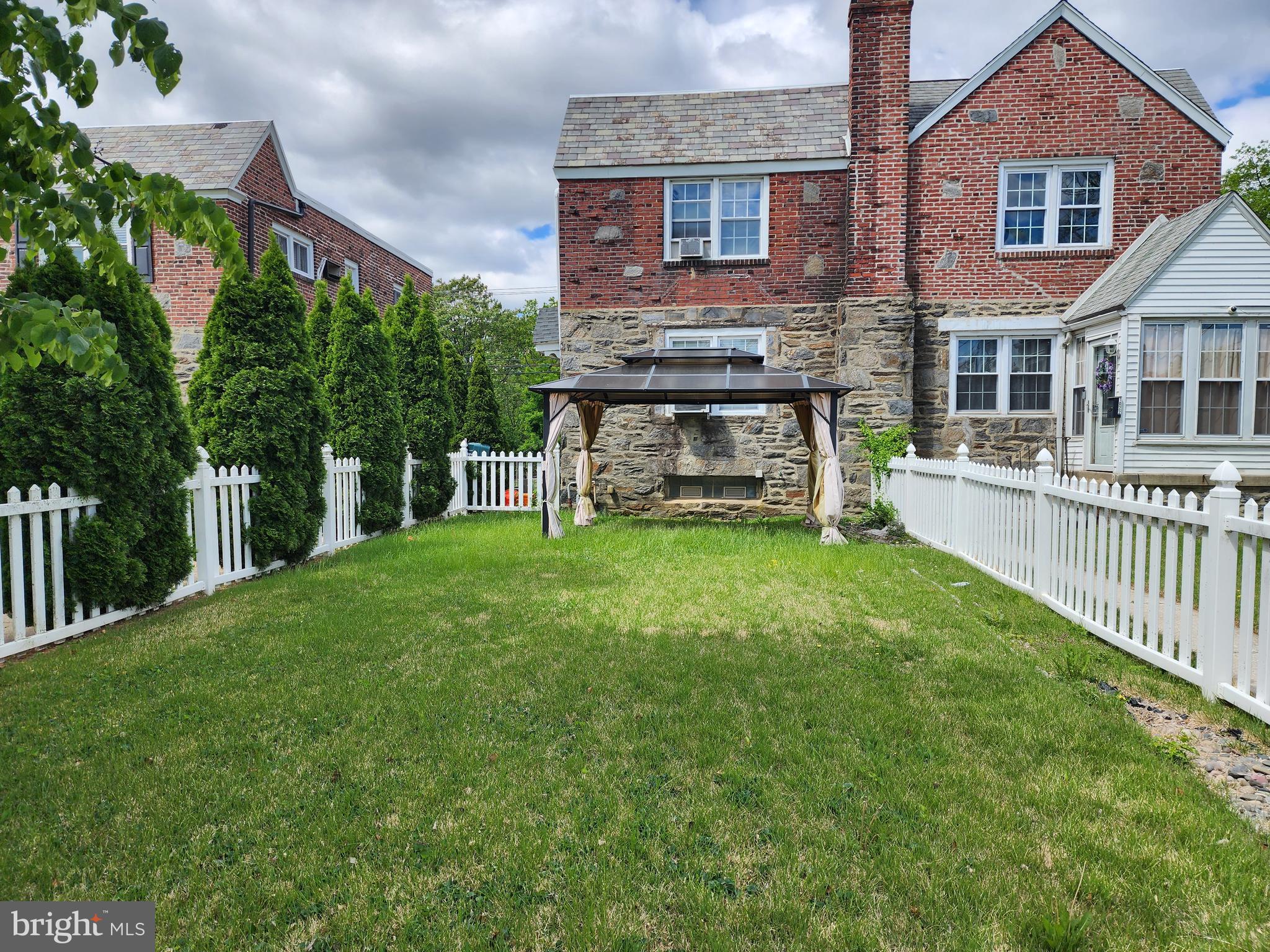 YEADON - Residential