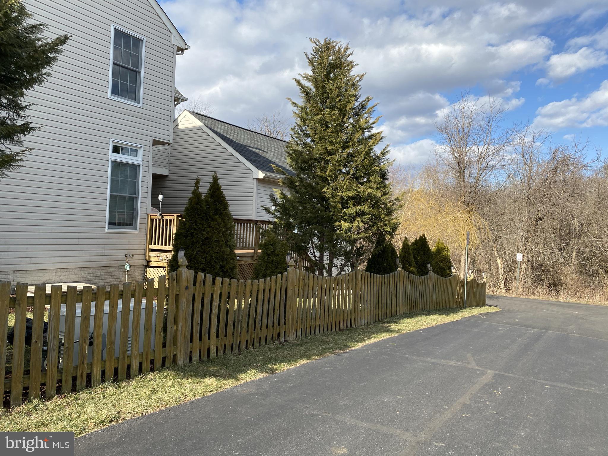 NEW TOWN MEADOWS - Residential