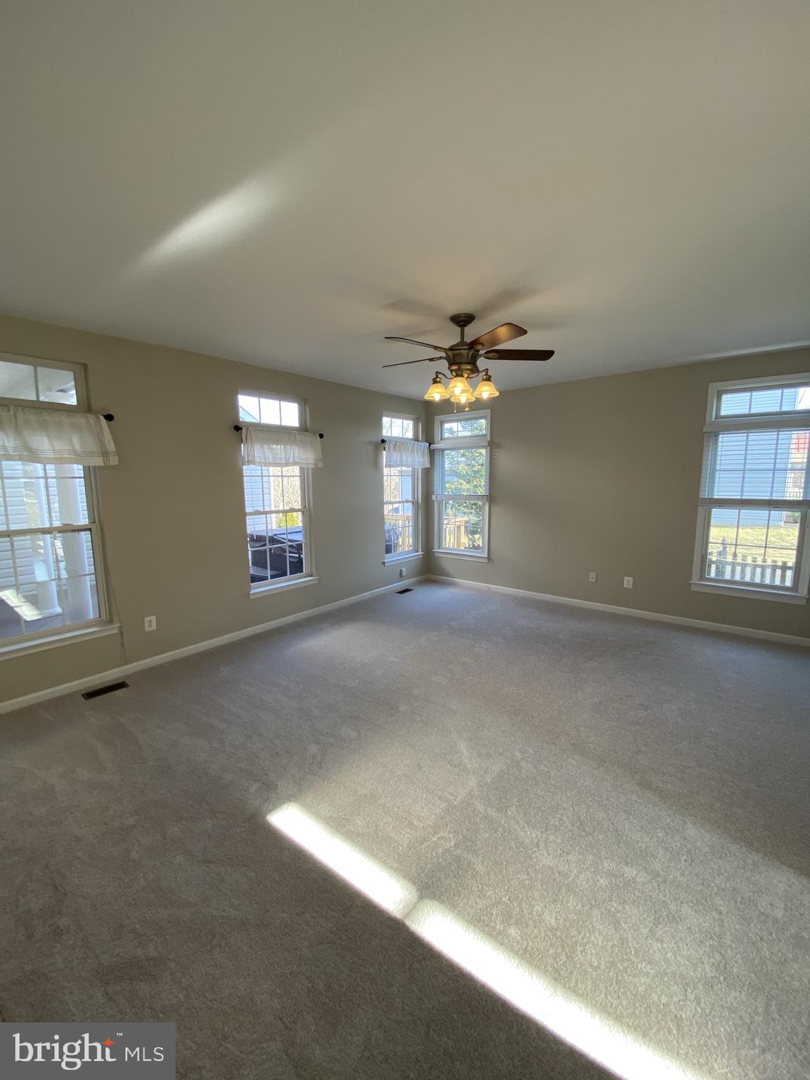 NEW TOWN MEADOWS - Residential