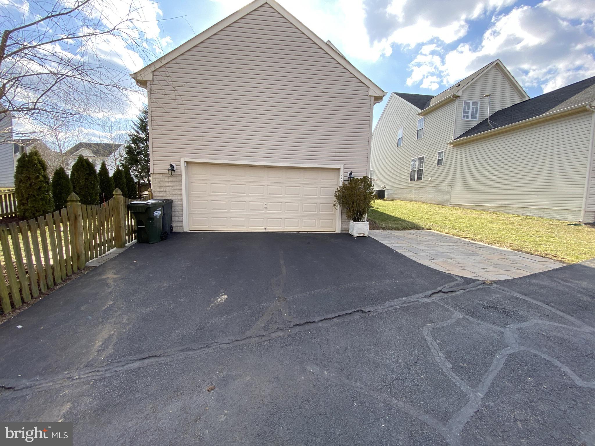 NEW TOWN MEADOWS - Residential