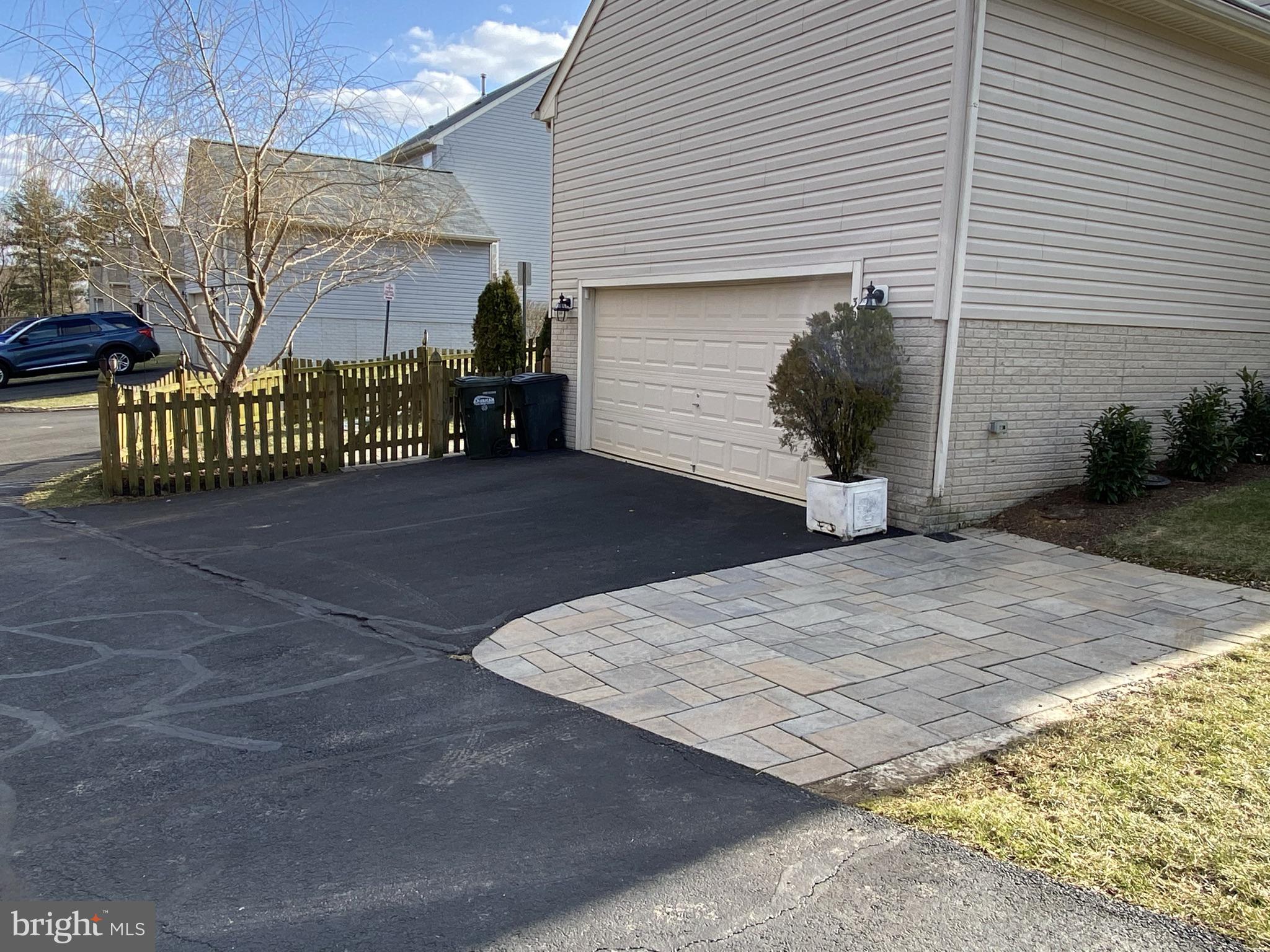 NEW TOWN MEADOWS - Residential