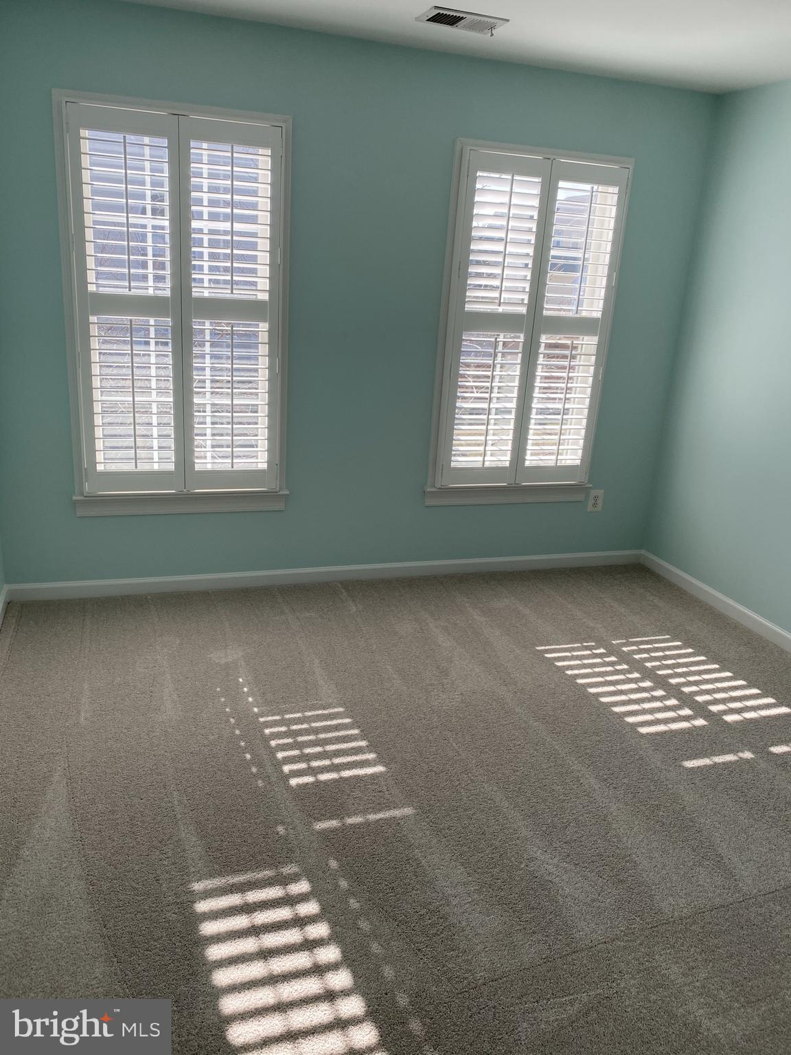 NEW TOWN MEADOWS - Residential