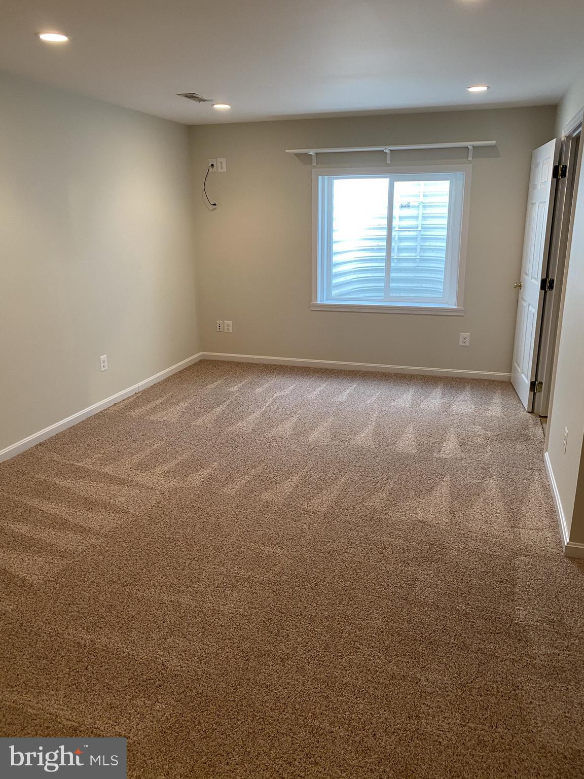 NEW TOWN MEADOWS - Residential