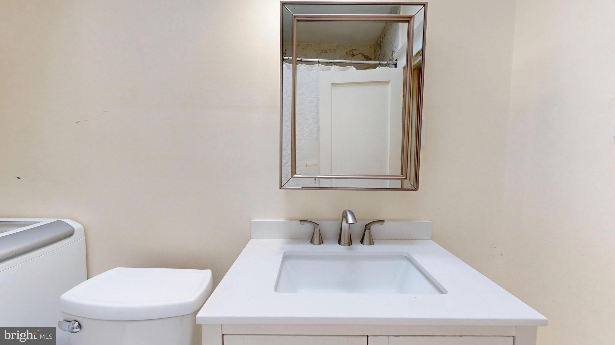 MAYFAIR (WEST) - Residential Income