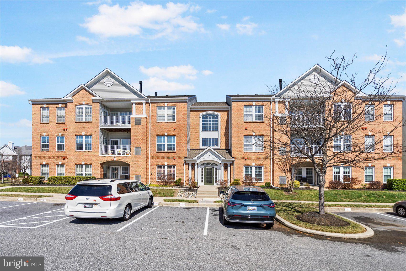 Welcome Home to 5386 Glenthorne Court! This Beautifully updated Condo has the space you need to create a life you desire! Boasting an array of sleek finishes throughout this 2 Bedroom, 2 Bathroom Condo has so much to offer! Featuring an open concept layout this unit features a spacious living room, dining area, kitchen, 2 spacious bedrooms and 2 full bathrooms. The kitchen boasts S/S appliances, white shaker cabinets Quartz counters, white tile backsplash and MORE! The primary bedroom offers an en-suite primary bathroom that has been updated with all new fixtures, vanity and new ceramic tile! All new flooring throughout, freshly painted and so much more! This Condo truly has it all and it fully move-in ready! Enjoy relaxation at it's finest on your balcony! Book your private showing today before it's gone!