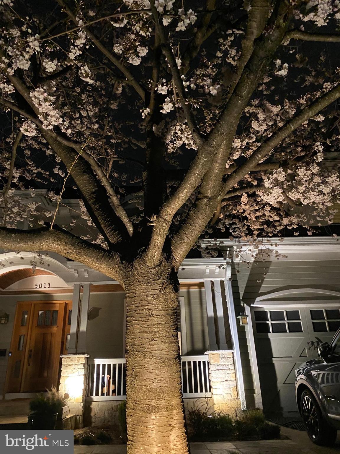 COUNTRY CLUB MANOR - Residential