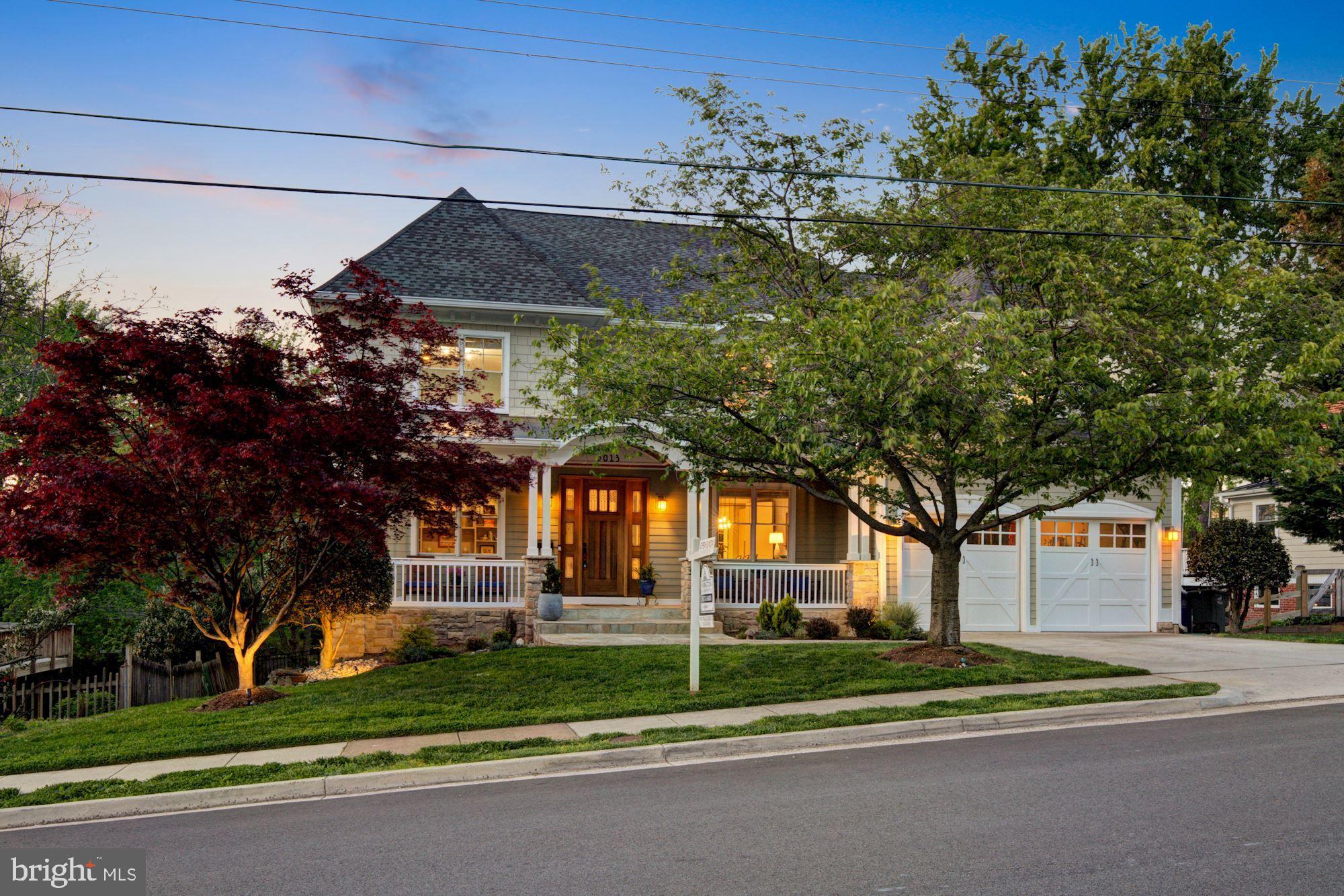 COUNTRY CLUB MANOR - Residential