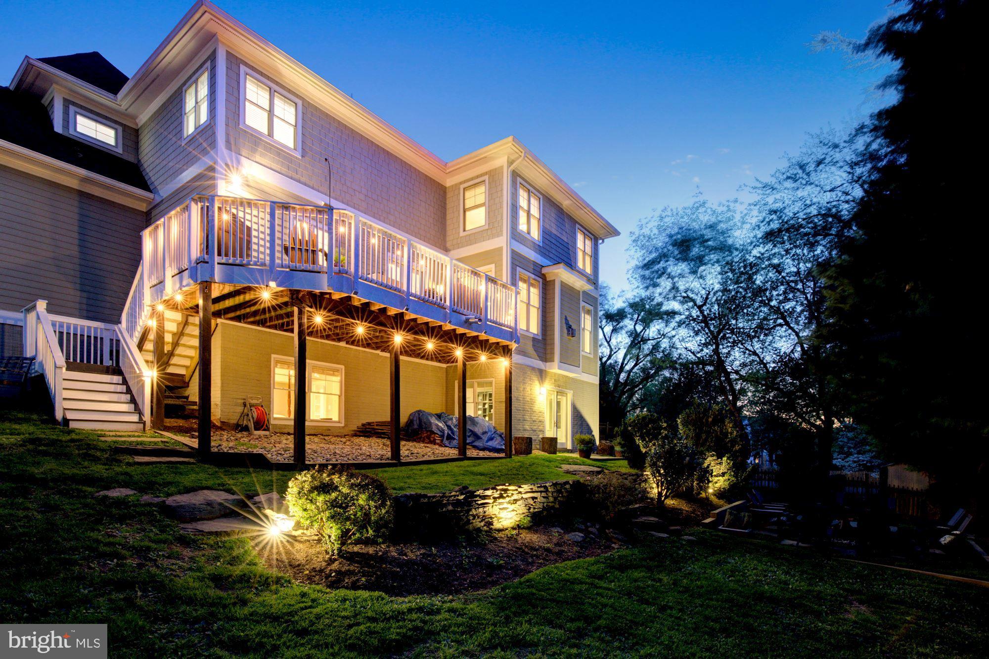 COUNTRY CLUB MANOR - Residential