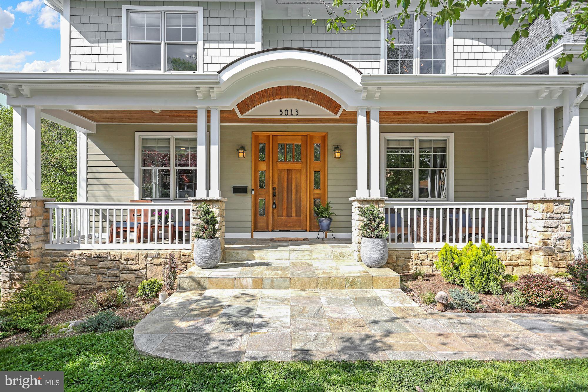 COUNTRY CLUB MANOR - Residential