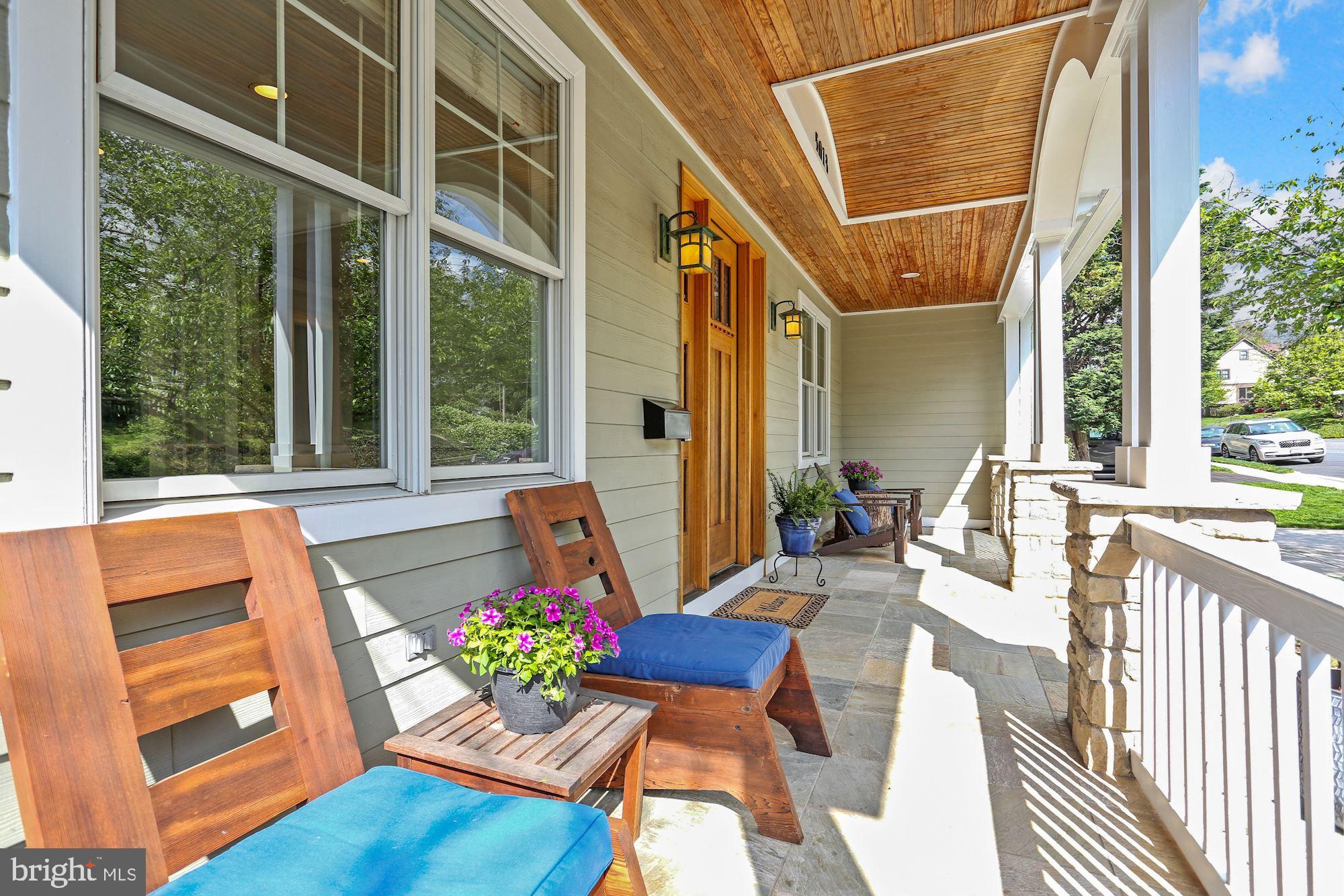 COUNTRY CLUB MANOR - Residential