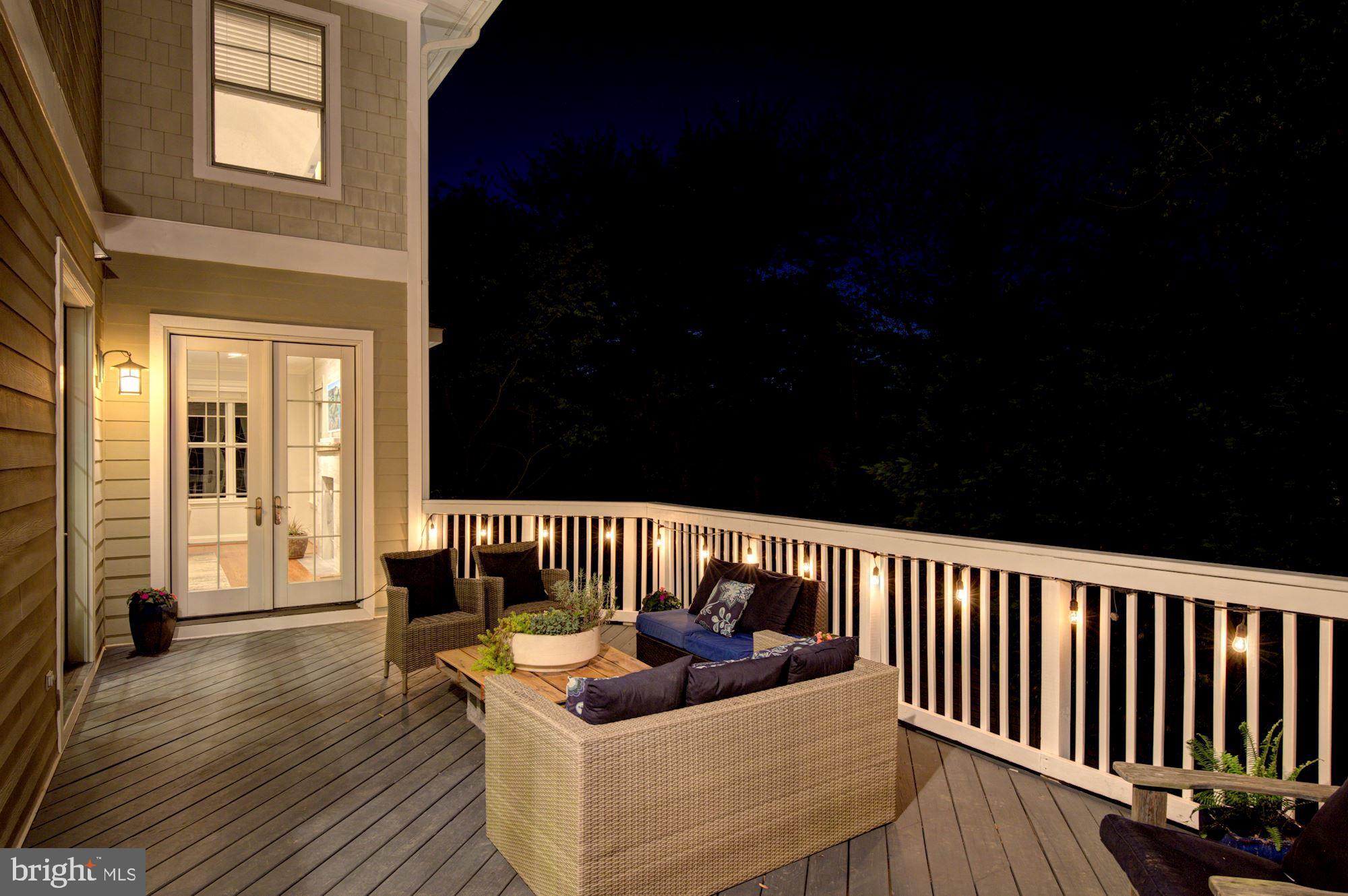 COUNTRY CLUB MANOR - Residential