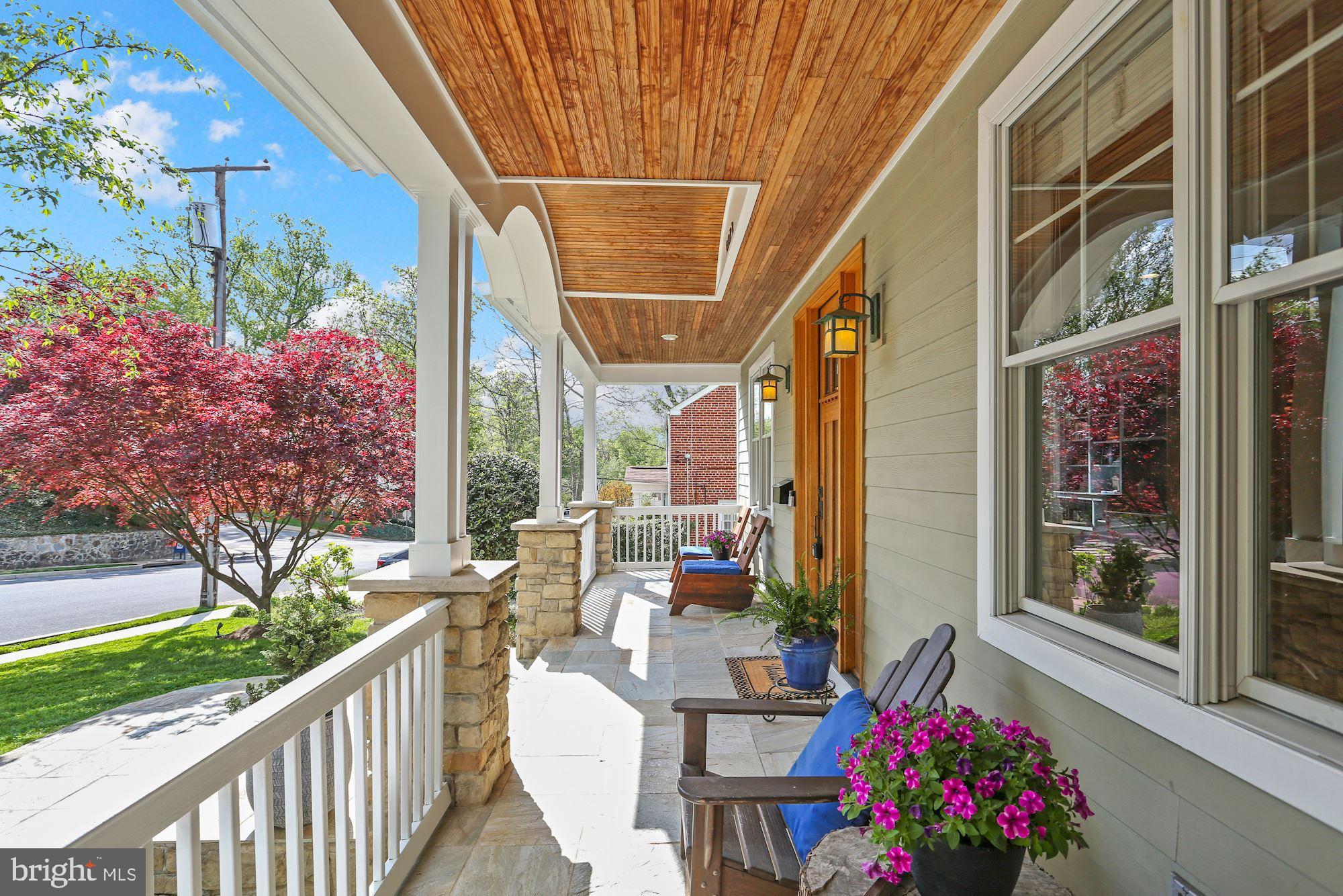 COUNTRY CLUB MANOR - Residential