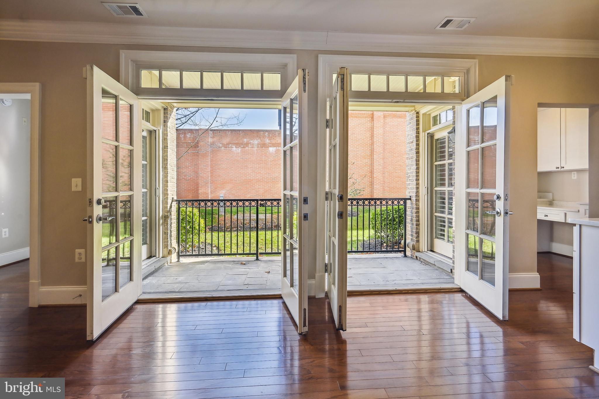 LIBERTY ROW - Residential