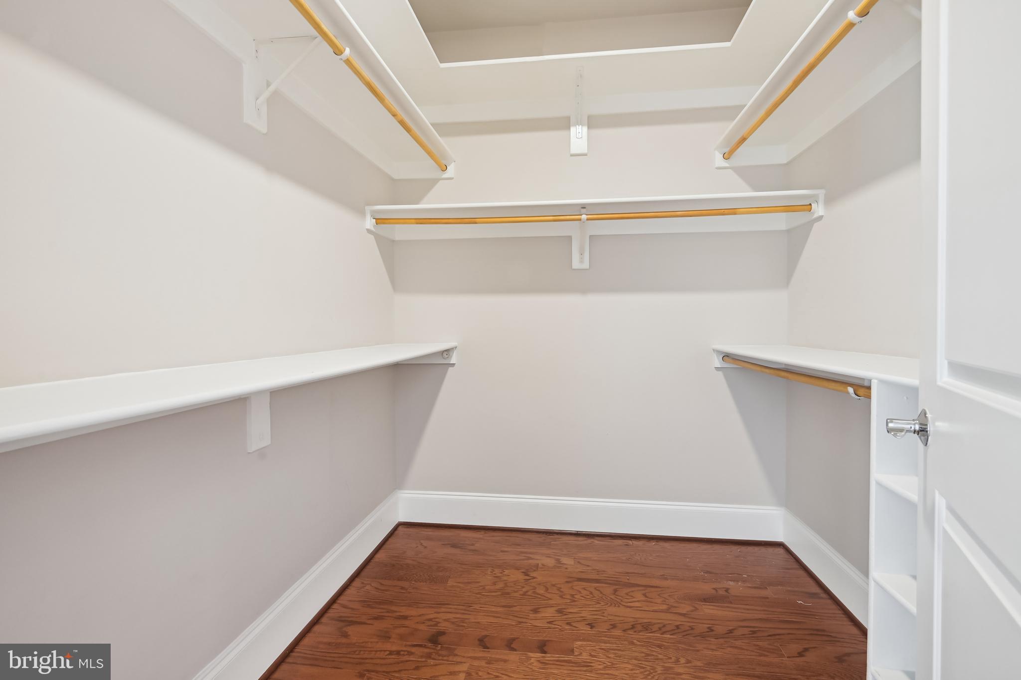 LIBERTY ROW - Residential