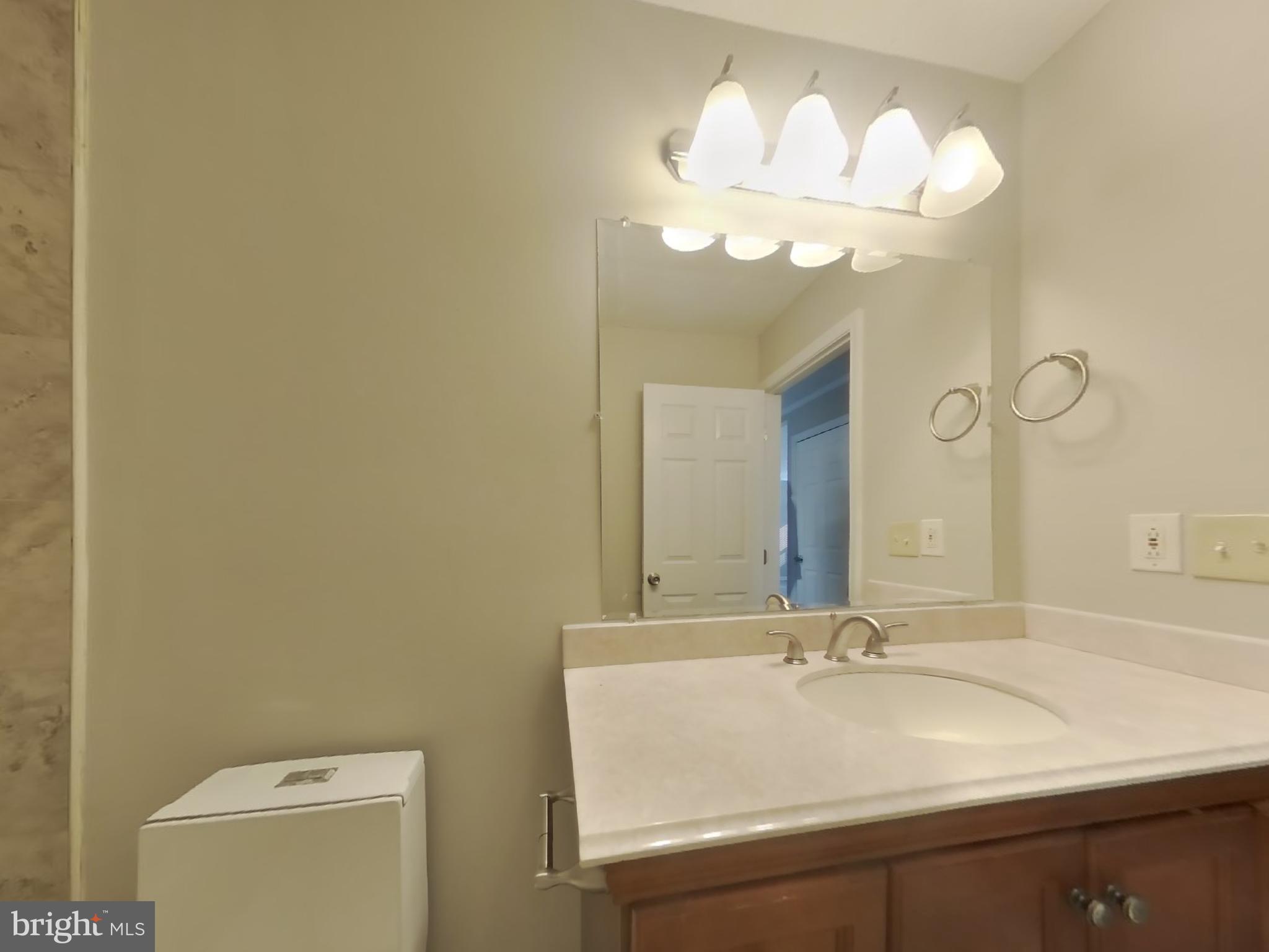 FORESTVILLE CENTER - Residential Lease