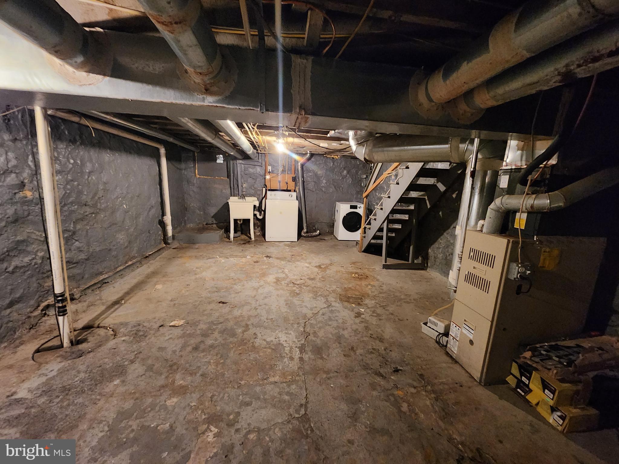 FOUR BY FOUR - Residential