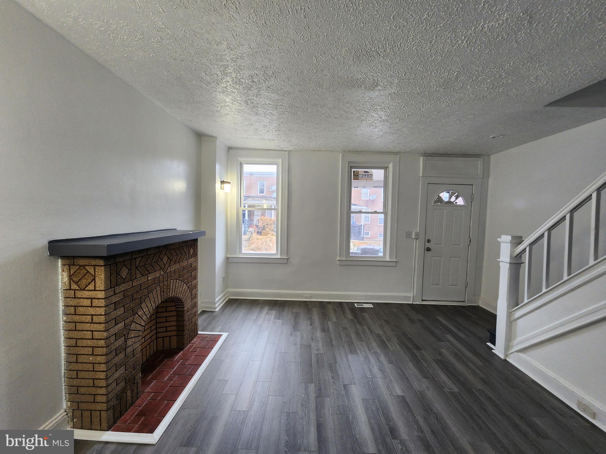 FOUR BY FOUR - Residential